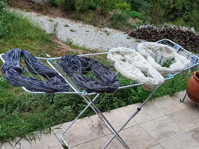 drogen van gesponnen alpacawol